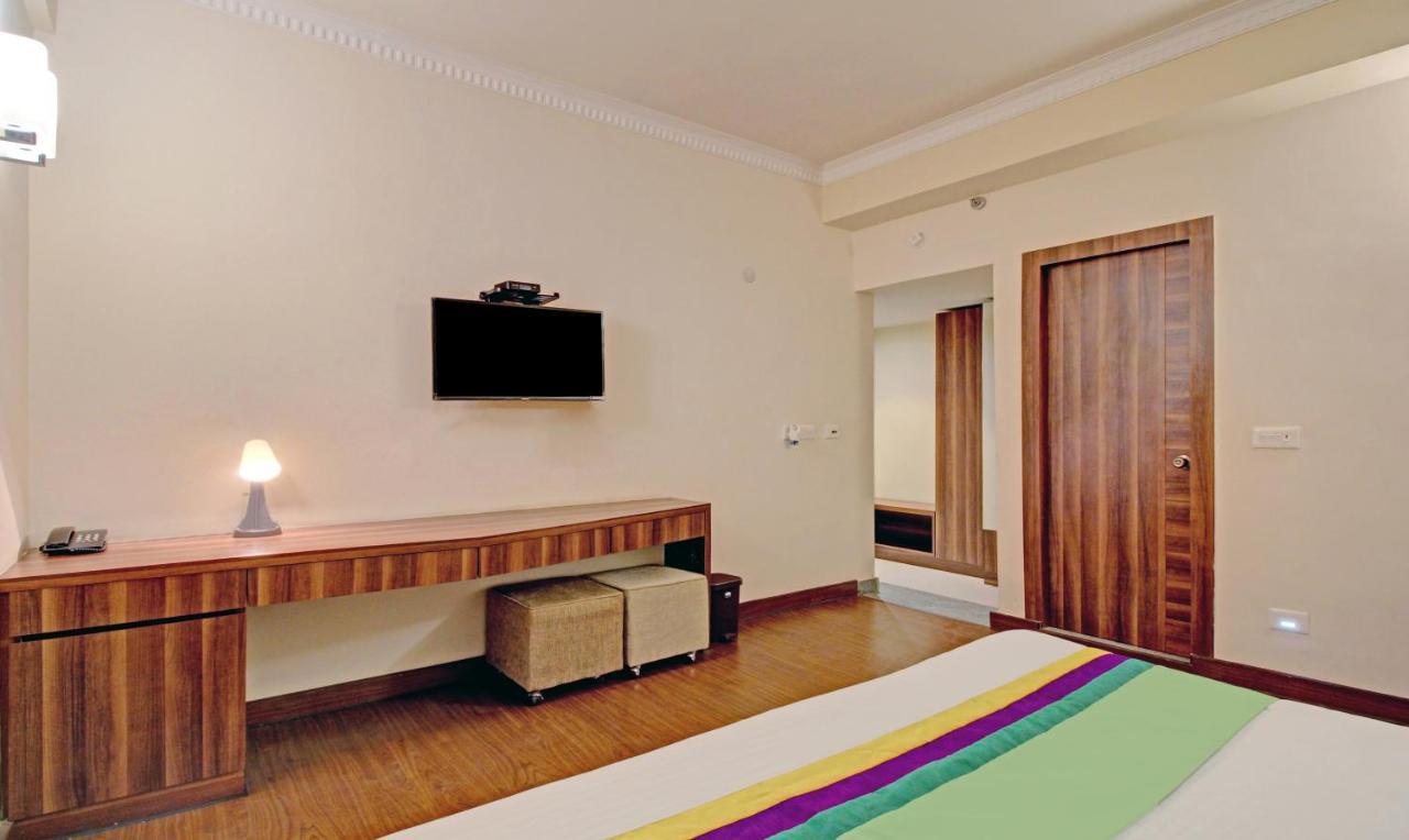 Treebo Asl Prime, Near Ballygunge Railway Station
